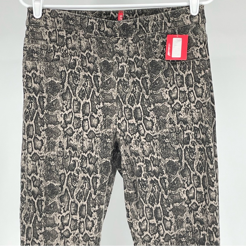 SPANX Snake Print Leggings in Gray and Black - Picture 5 of 11